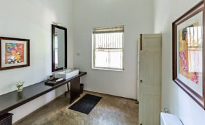 Room2(Bathroom)_1100x670