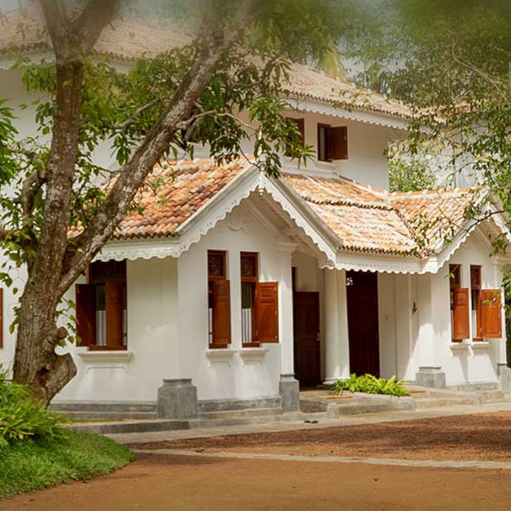 Drive way to River Cottage - Taru Villas in Indurawa, a luxury boutique villa