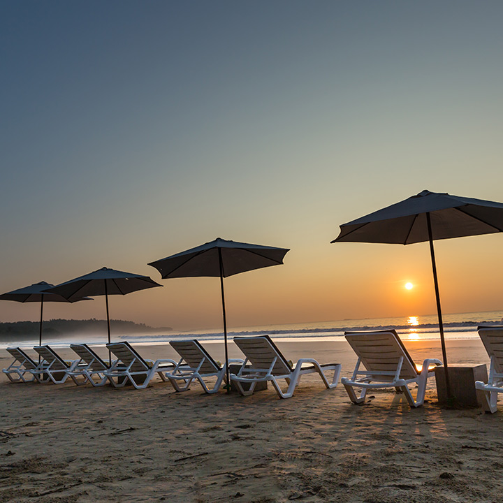 Sun Decks set out in front of Mawella - Taru Villas in the Mawella Bay